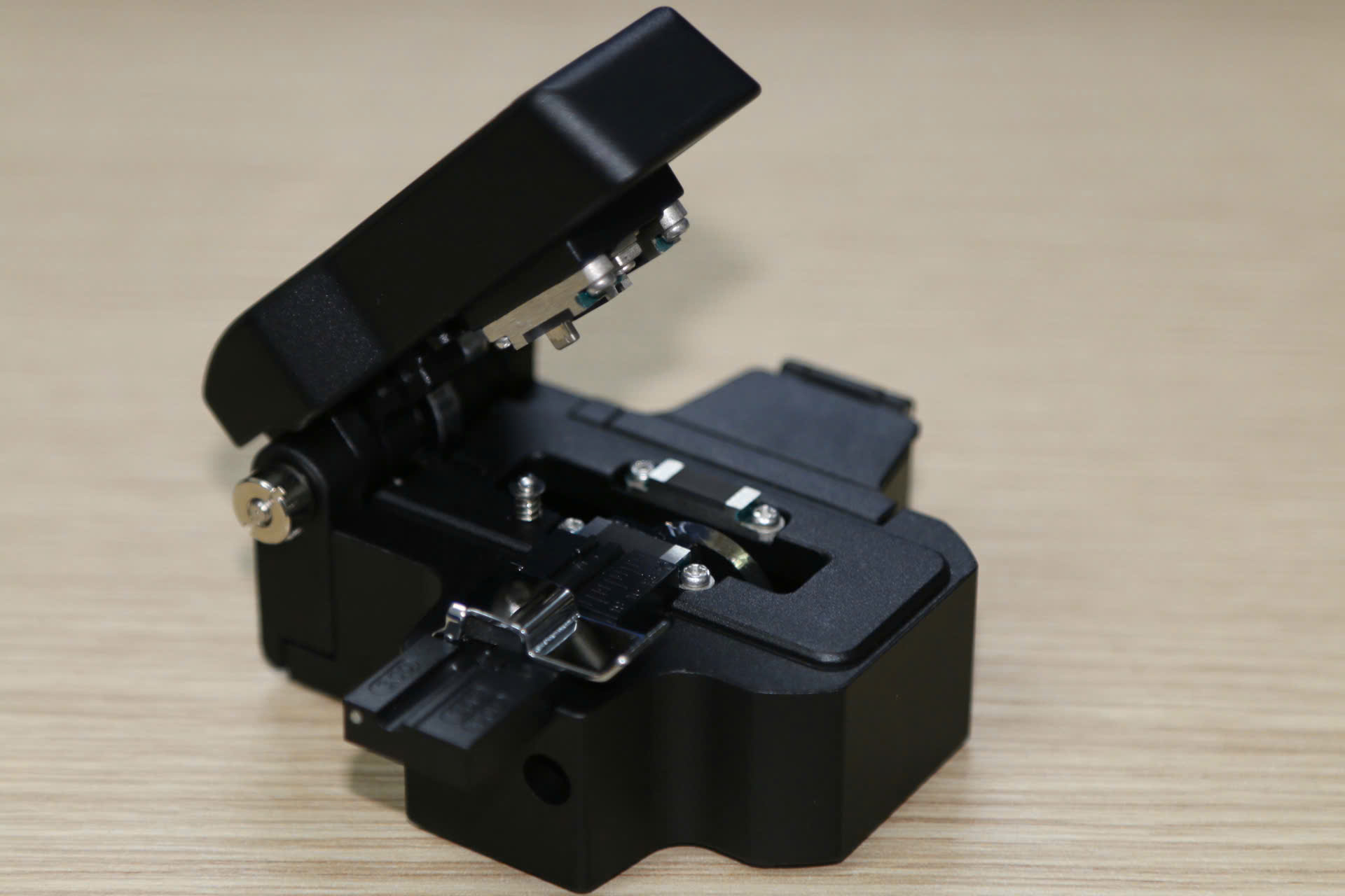 Dao cắt sợi quang VT-42OC